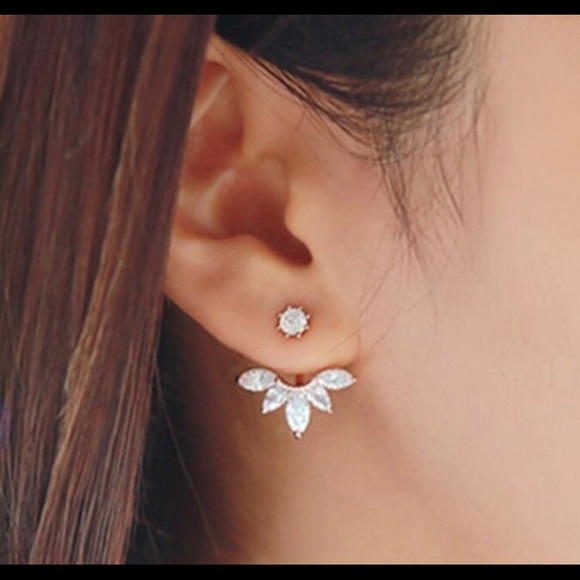 🆕Cute Cuff Clip Stud Earrings🆕 - Picture 2 of 5